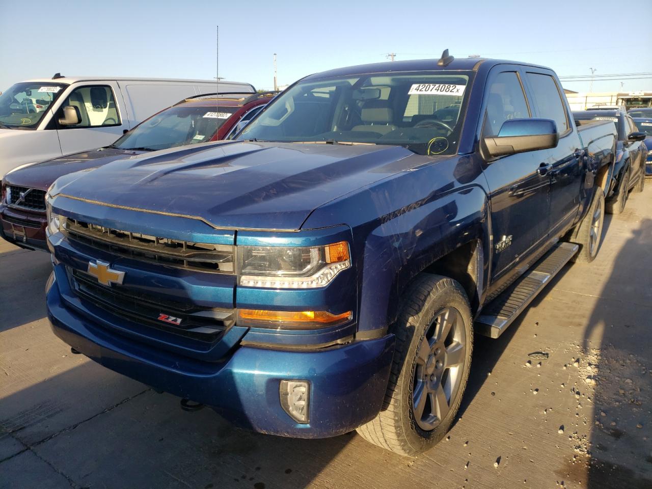 Photo 2 from auction – 2018 CHEVROLET SILVERADO with VIN 3GCUKREC7JG535312