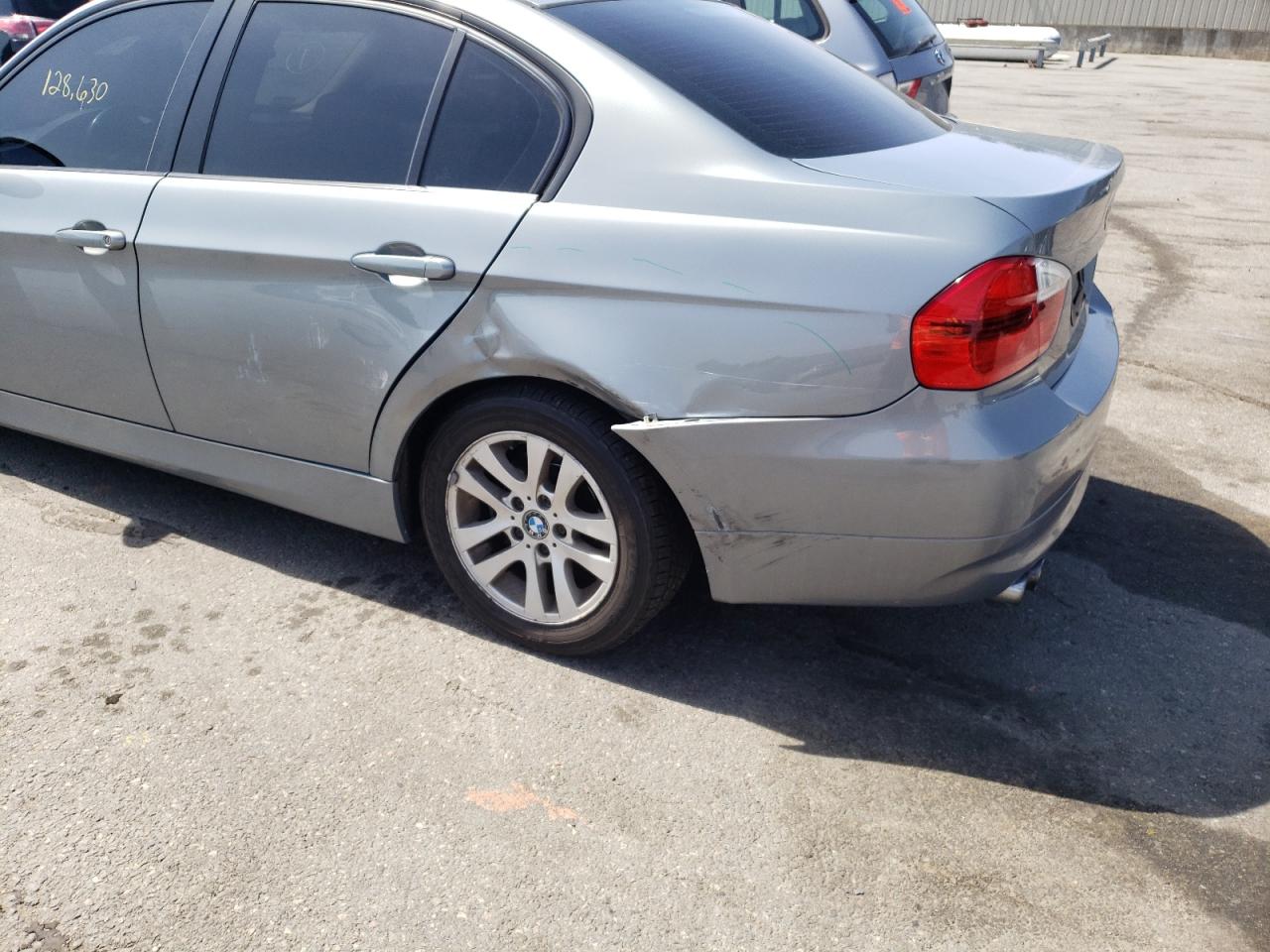 Photo 9 from auction – 2006 BMW 325 I with VIN WBAVB13576KX42645