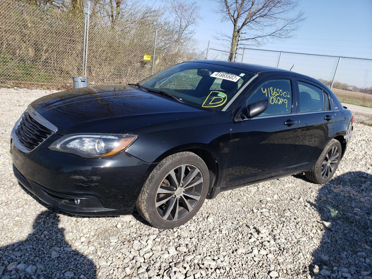 Photo 2 from auction – 2013 CHRYSLER 200 LIMITE with VIN 1C3CCBCGXDN747014