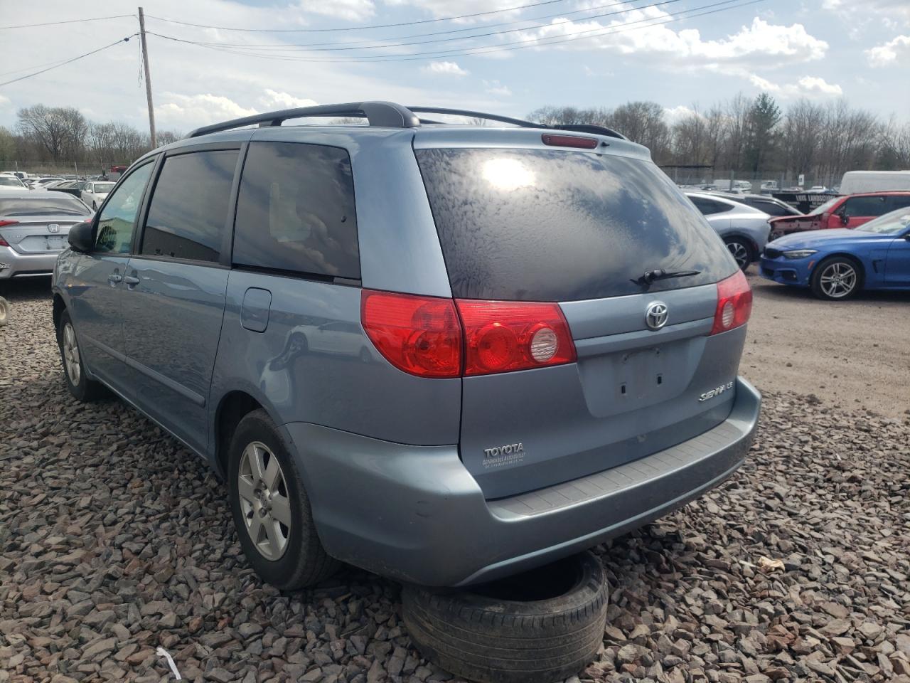 Photo 3 from auction – 2010 TOYOTA SIENNA CE with VIN 5TDKK4CC0AS314391