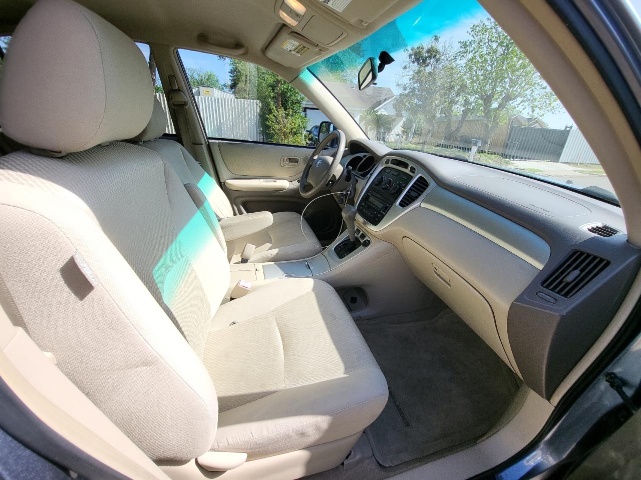 Photo 5 from auction – 2004 TOYOTA HIGHLANDER with VIN JTEGP21A140015783