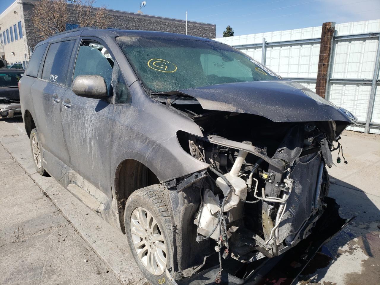 TOYOTA SIENNA XLE 2017 with VIN 5TDYZ3DC2HS773978 - Photo from auction