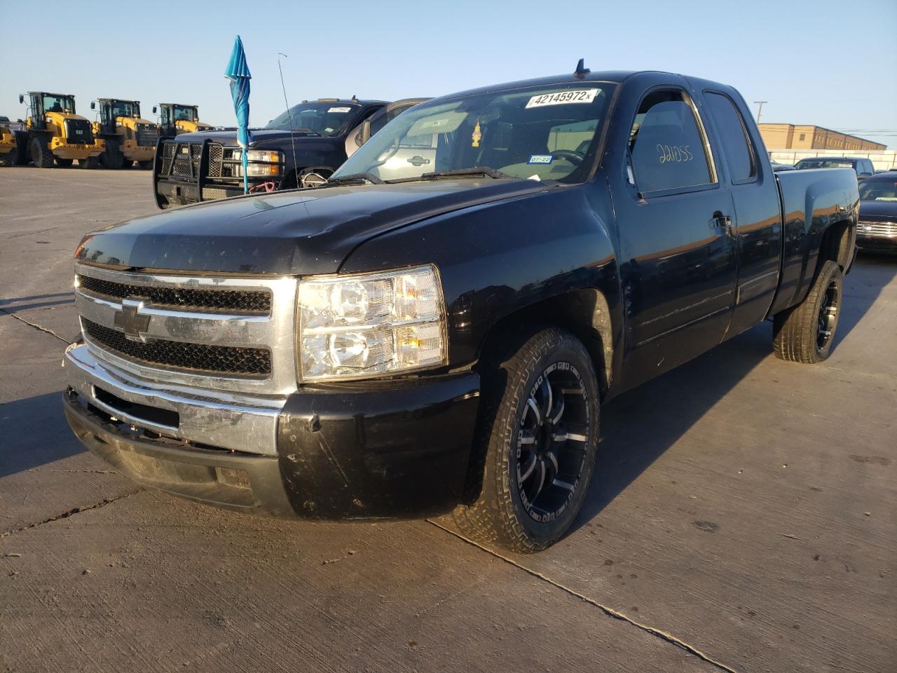 Photo 2 from auction – 2011 CHEVROLET SILVERADO with VIN 1GCRCREA4BZ140278