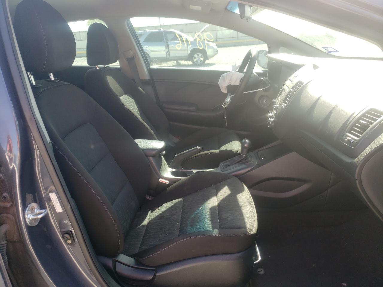 Photo 5 from auction – 2016 KIA FORTE with VIN KNAFK4A64G5606698