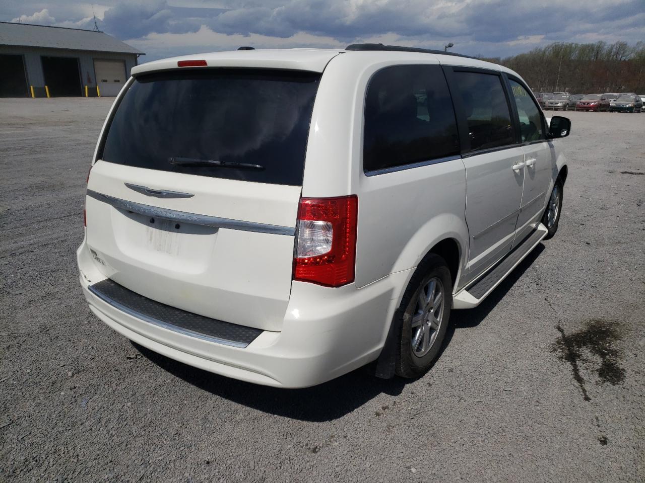 Photo 4 from auction – 2013 CHRYSLER TOWN & COU with VIN 2C4RC1BG3DR518663