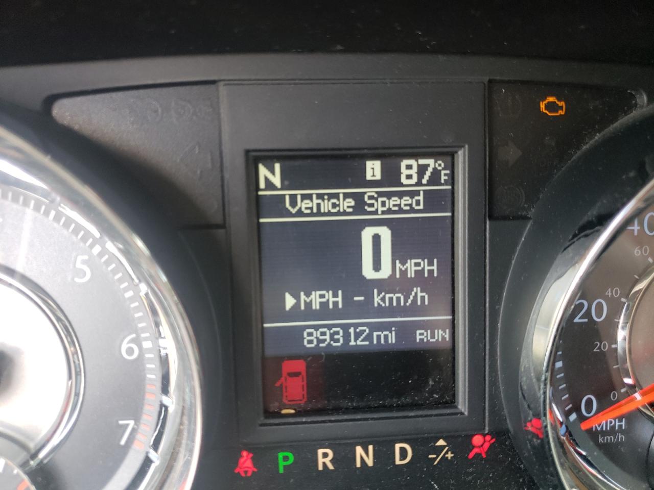 Photo 8 from auction – 2013 CHRYSLER TOWN & COU with VIN 2C4RC1BG9DR649242