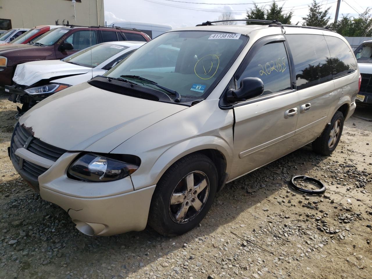 Photo 2 from auction – 2005 DODGE GRAND CARA with VIN 2D8GP44L55R205561