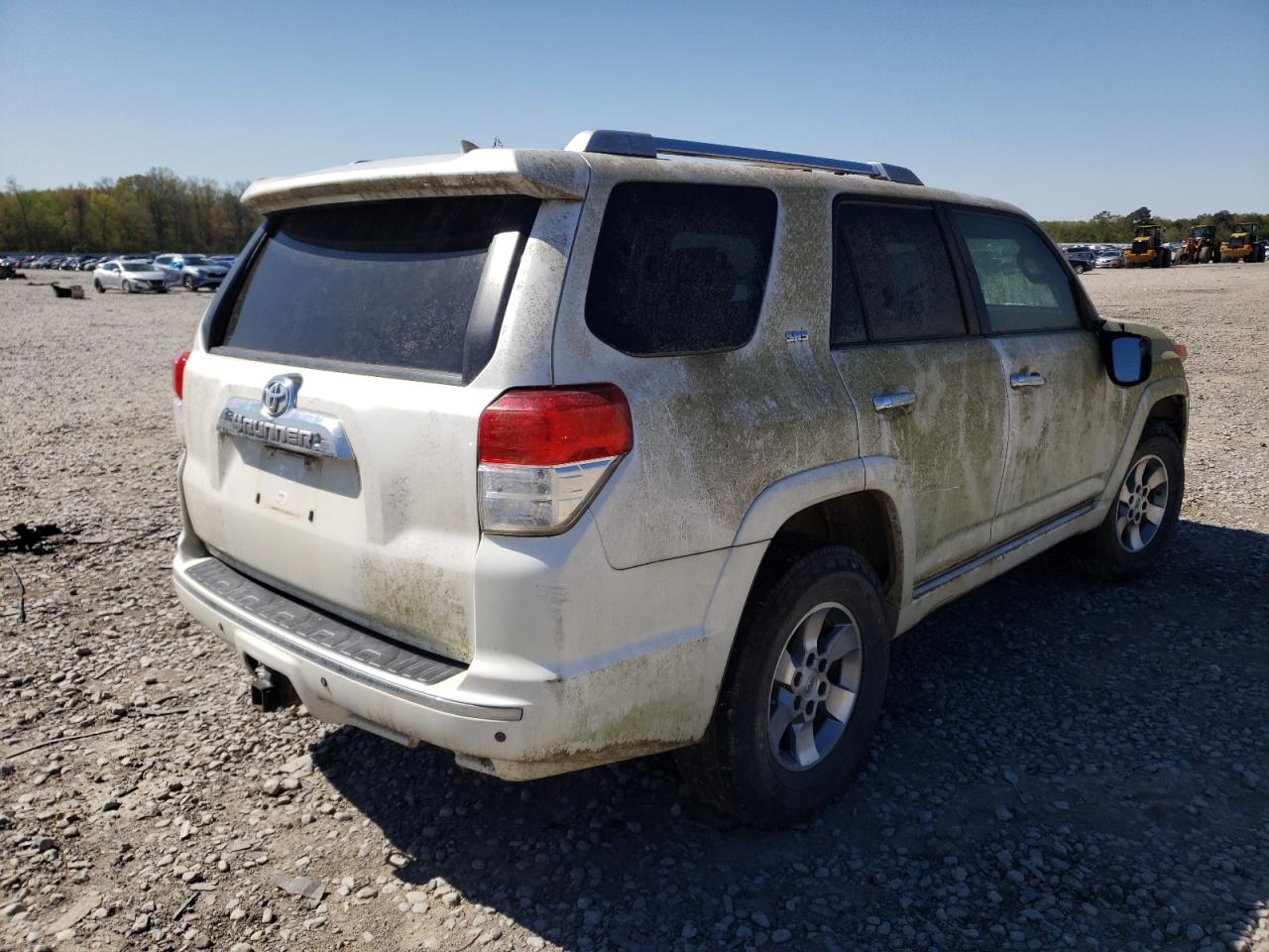 Photo 4 from auction – 2011 TOYOTA 4RUNNER SR with VIN JTEBU5JR4B5052112