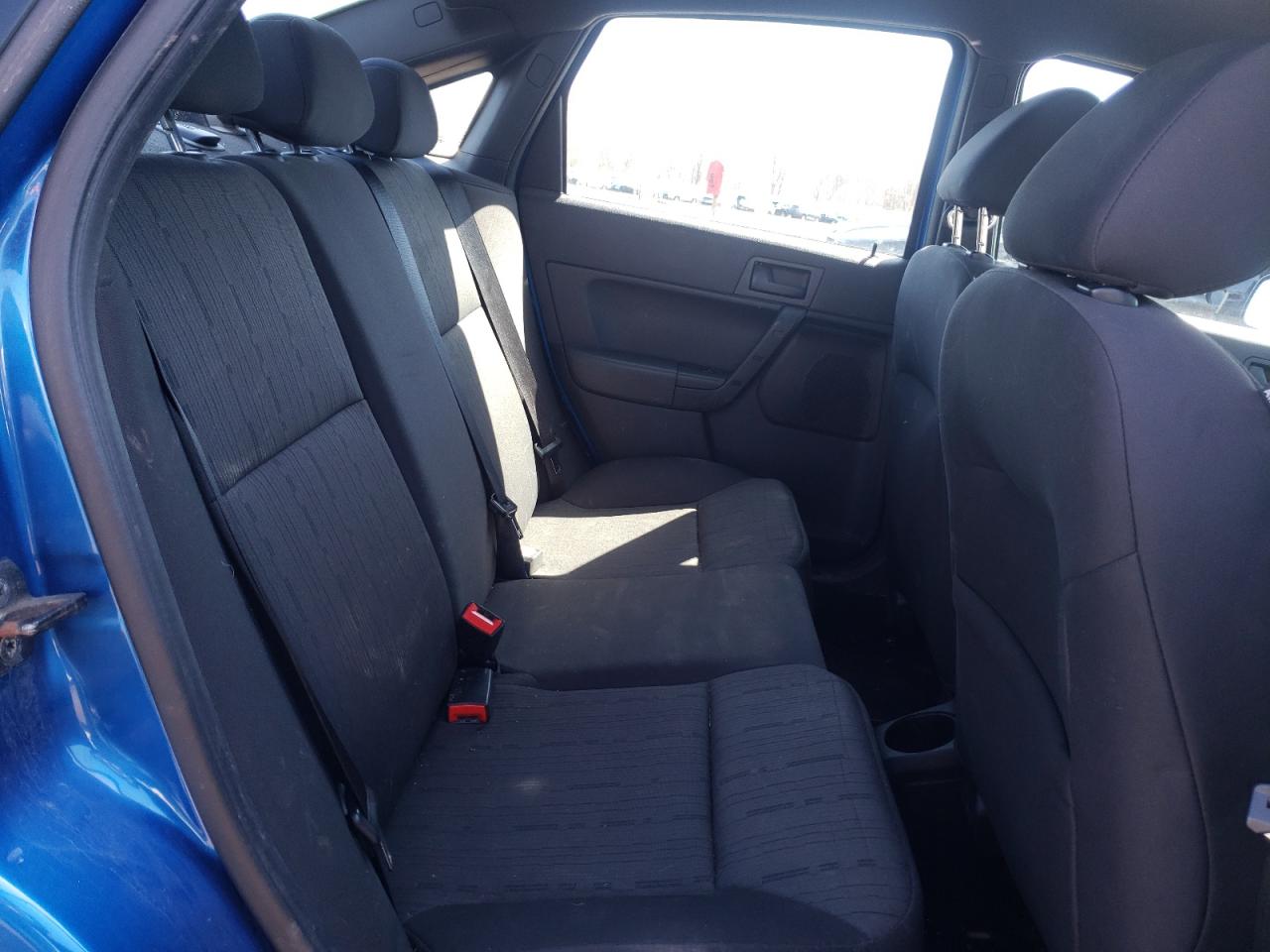 Photo 6 from auction – 2011 FORD FOCUS SE with VIN 1FAHP3FN5BW129621