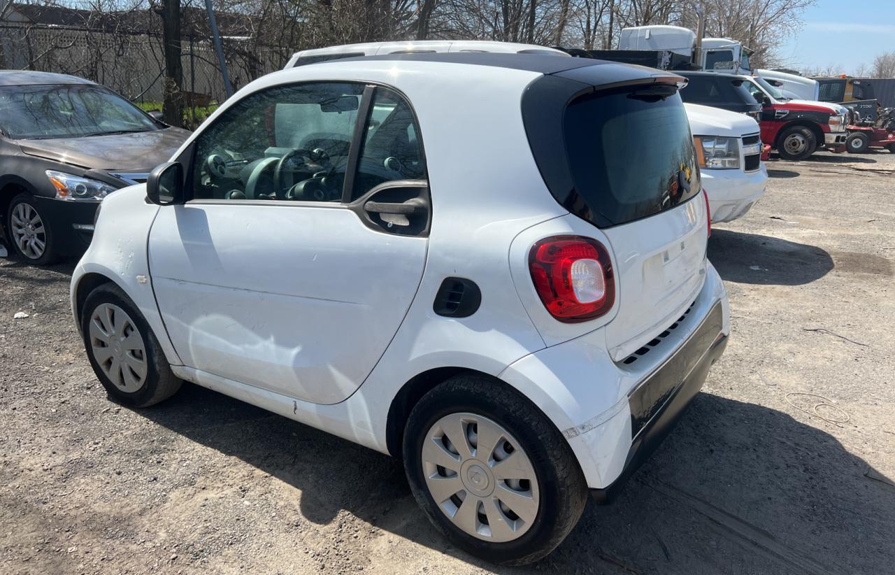 Photo 3 from auction – 2016 SMART FORTWO with VIN WMEFJ5DA4GK104689