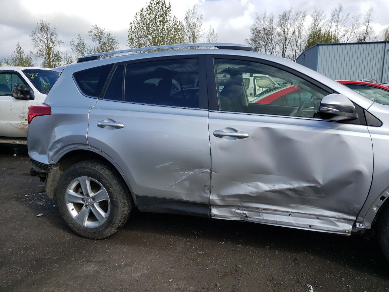 Photo 9 from auction – 2013 TOYOTA RAV4 XLE with VIN JTMRFREV8D5003347