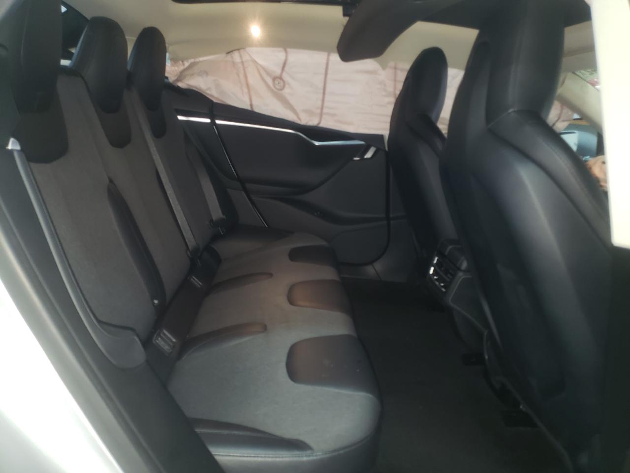 Photo 6 from auction – 2015 TESLA MODEL S 85 with VIN 5YJSA1H28FF081244