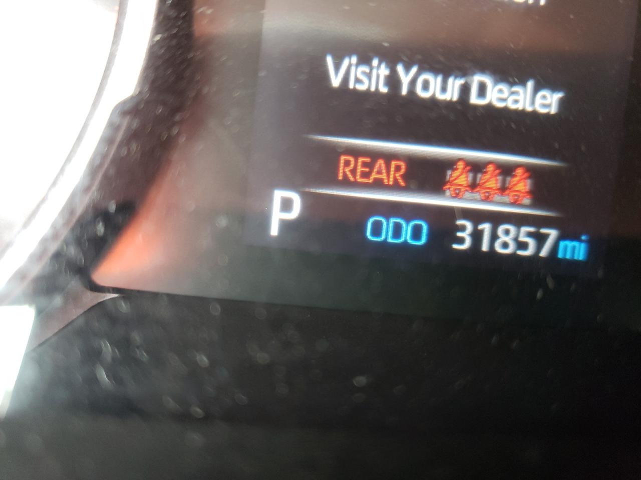 Photo 8 from auction – 2019 TOYOTA RAV4 XLE with VIN 2T3W1RFV5KC012773