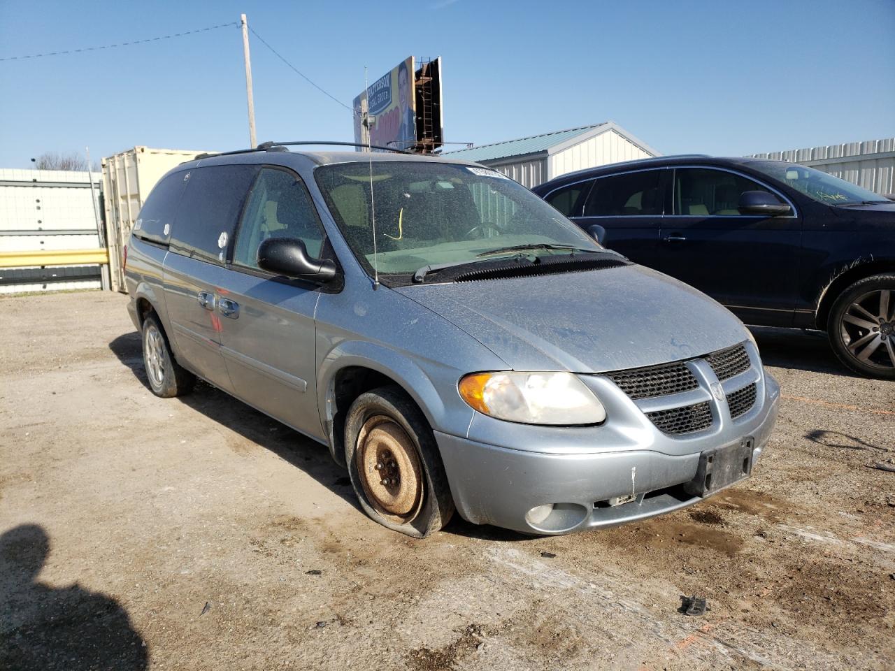 DODGE GRAND CARA 2004 with VIN 2D4GP44L84R507703 - Photo from auction