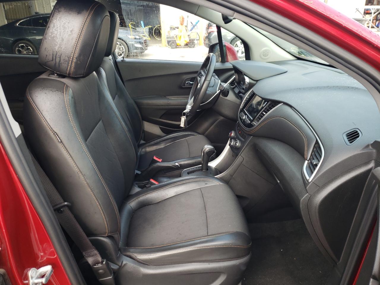 Photo 5 from auction – 2018 CHEVROLET TRAX 1LT with VIN 3GNCJLSB6JL170949