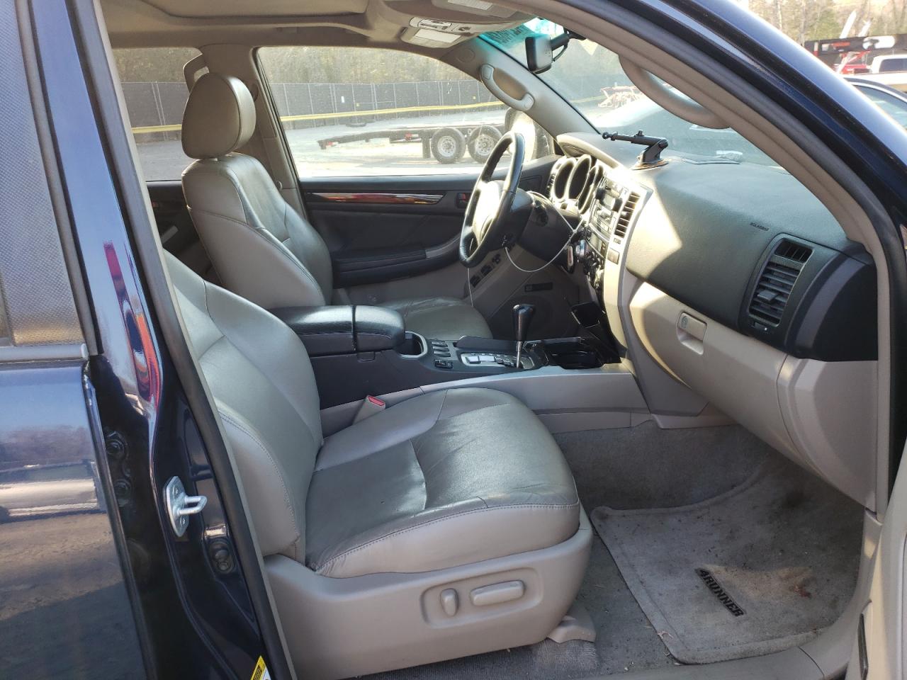 Photo 5 from auction – 2007 TOYOTA 4RUNNER LI with VIN JTEBU17R870117600