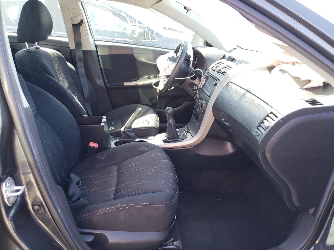 Photo 5 from auction – 2013 TOYOTA COROLLA with VIN 2T1BU4EE3DC976147