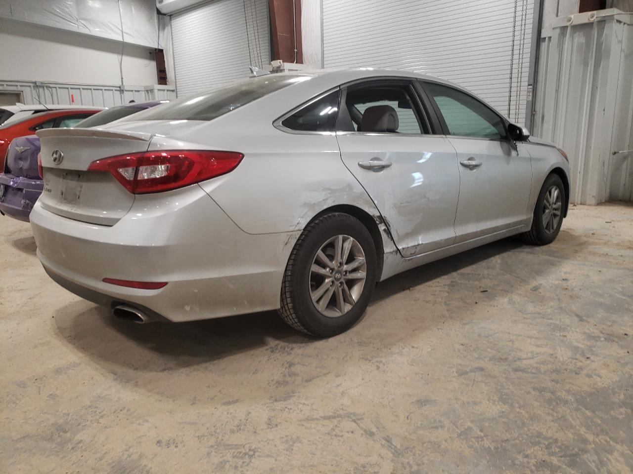 Photo 4 from auction – 2016 HYUNDAI SONATA SE with VIN 5NPE24AF4GH404460