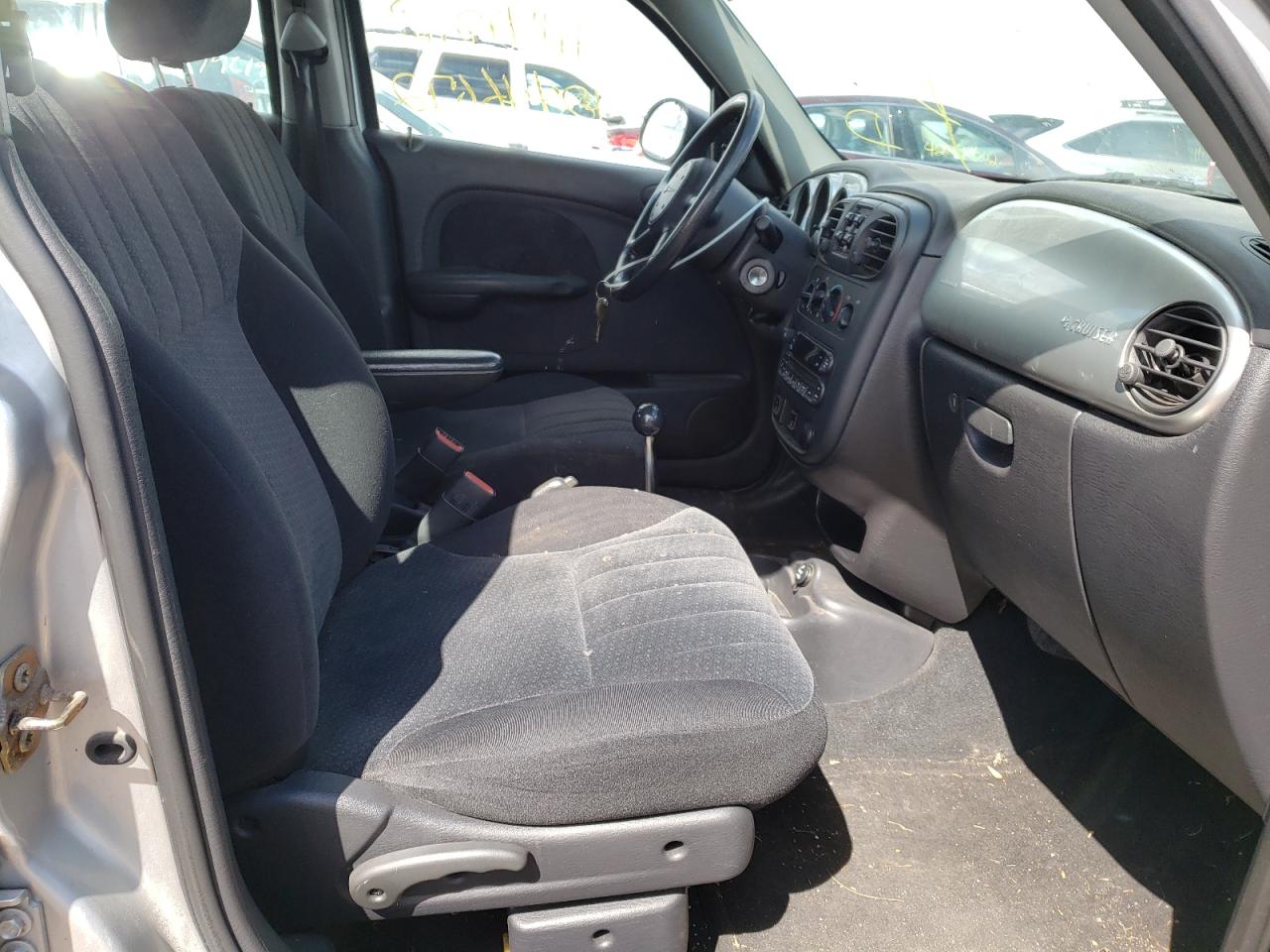 Photo 5 from auction – 2005 CHRYSLER PT CRUISER with VIN 3C4FY48B15T614484