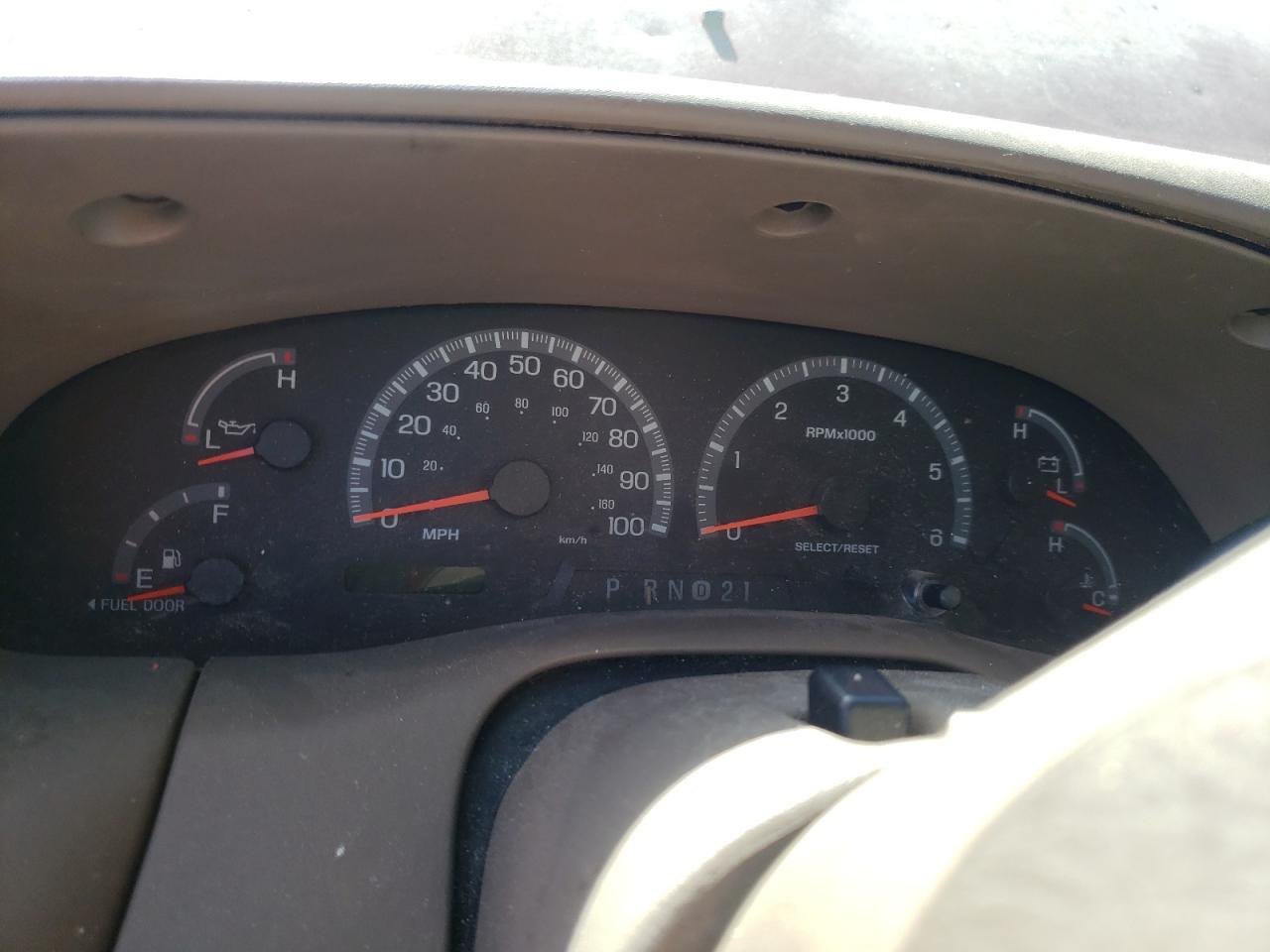 Photo 8 from auction – 2001 FORD EXPEDITION with VIN 1FMRU17L61LB57576