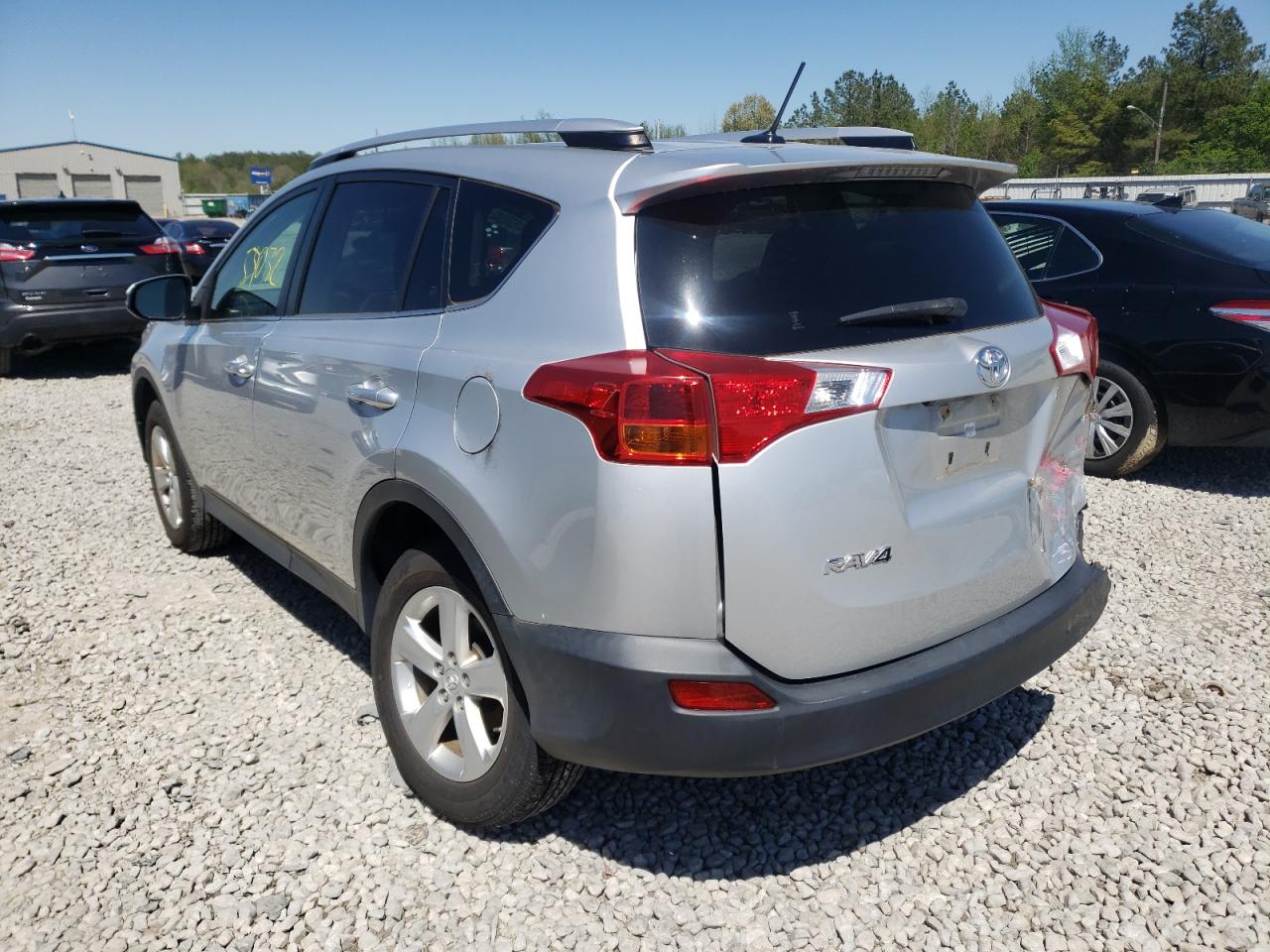 Photo 3 from auction – 2014 TOYOTA RAV4 XLE with VIN JTMRFREV0EJ010849
