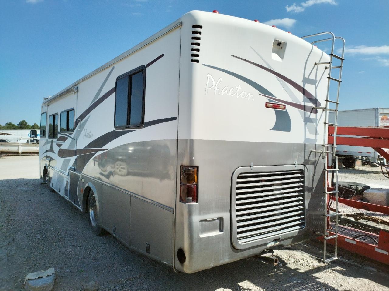 Photo 3 from auction – 2003 FREIGHTLINER CHASSIS X with VIN 4UZAAHAK33CL10299