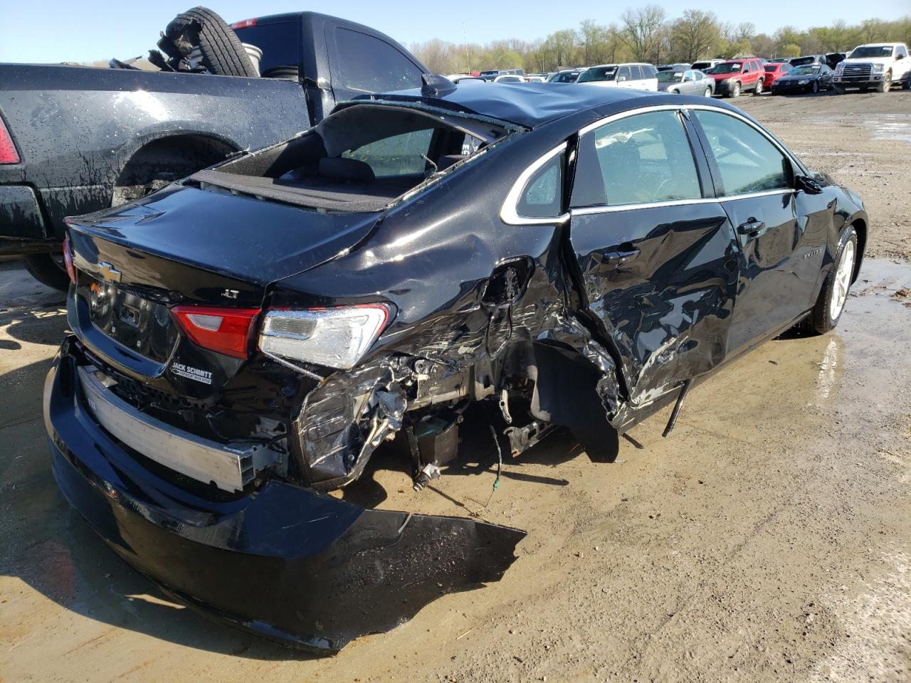 Photo 4 from auction – 2018 CHEVROLET MALIBU LT with VIN 1G1ZD5ST2JF166382