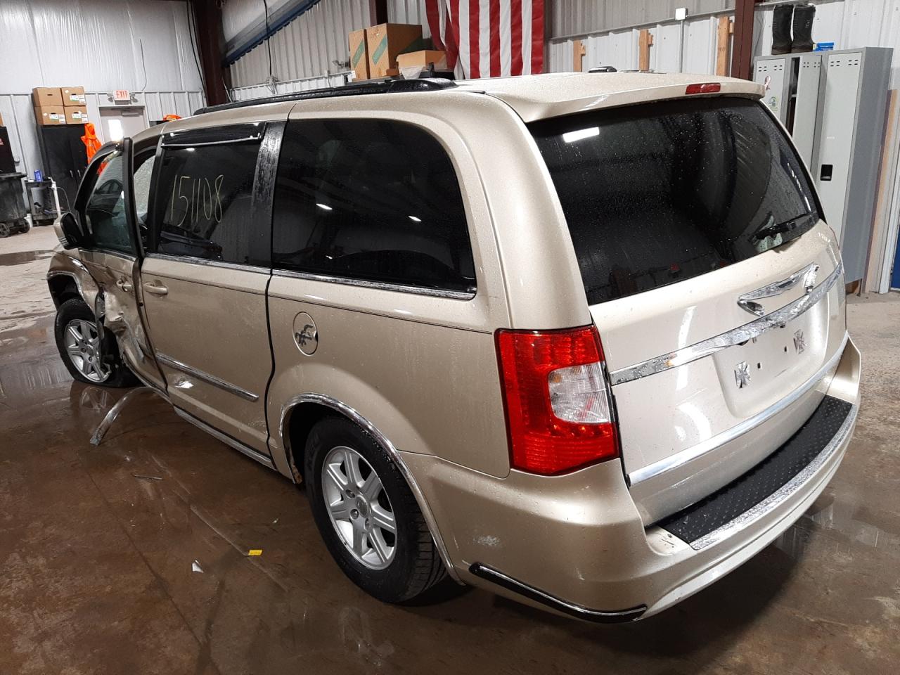 Photo 3 from auction – 2011 CHRYSLER TOWN & COU with VIN 2A4RR5DG6BR621649