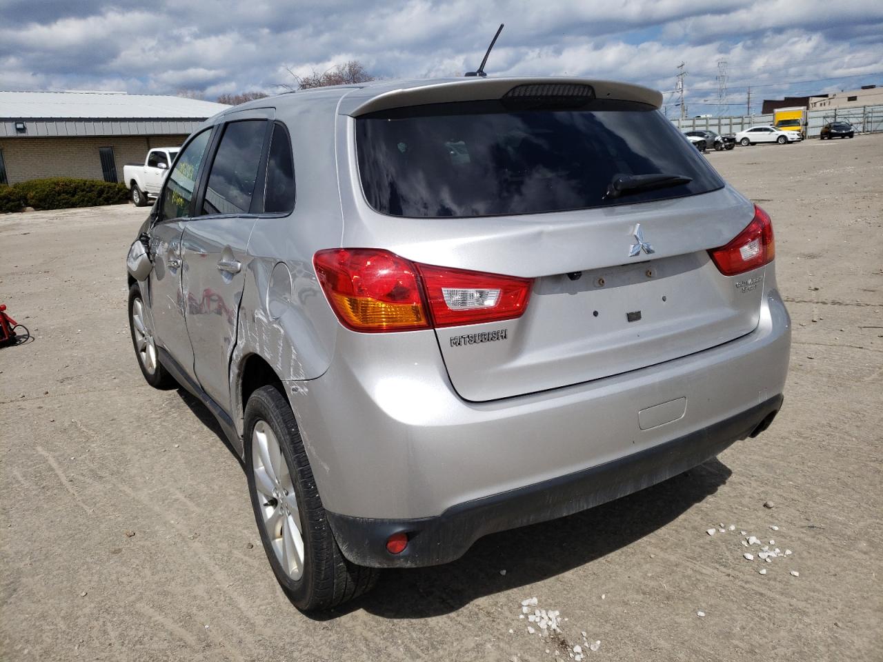 Photo 13 from auction – 2015 MITSUBISHI OUTLANDER with VIN 4A4AP4AU6FE022999