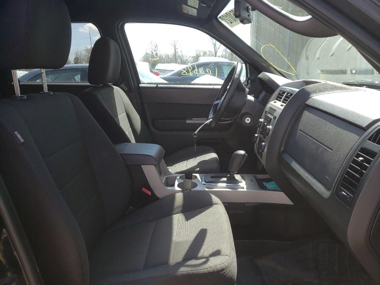 Photo 5 from auction – 2011 FORD ESCAPE XLT with VIN 1FMCU9DG9BKA77661