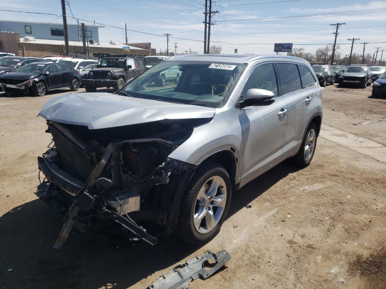 Photo 2 from auction – 2015 TOYOTA HIGHLANDER with VIN 5TDYKRFH4FS044104