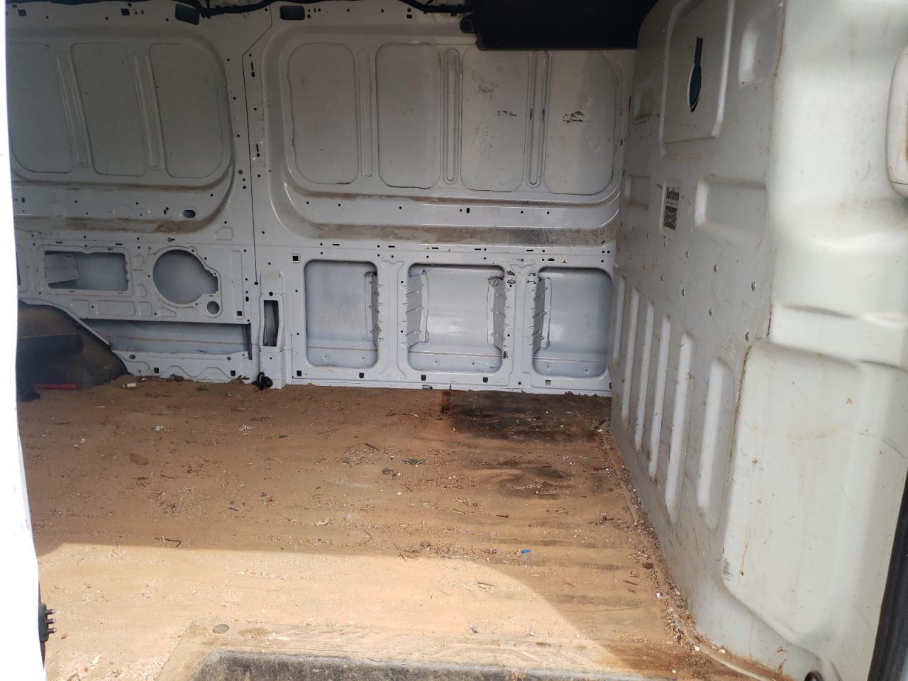 Photo 6 from auction – 2016 FORD TRANSIT T- with VIN 1FTYR2YM3GKA94627