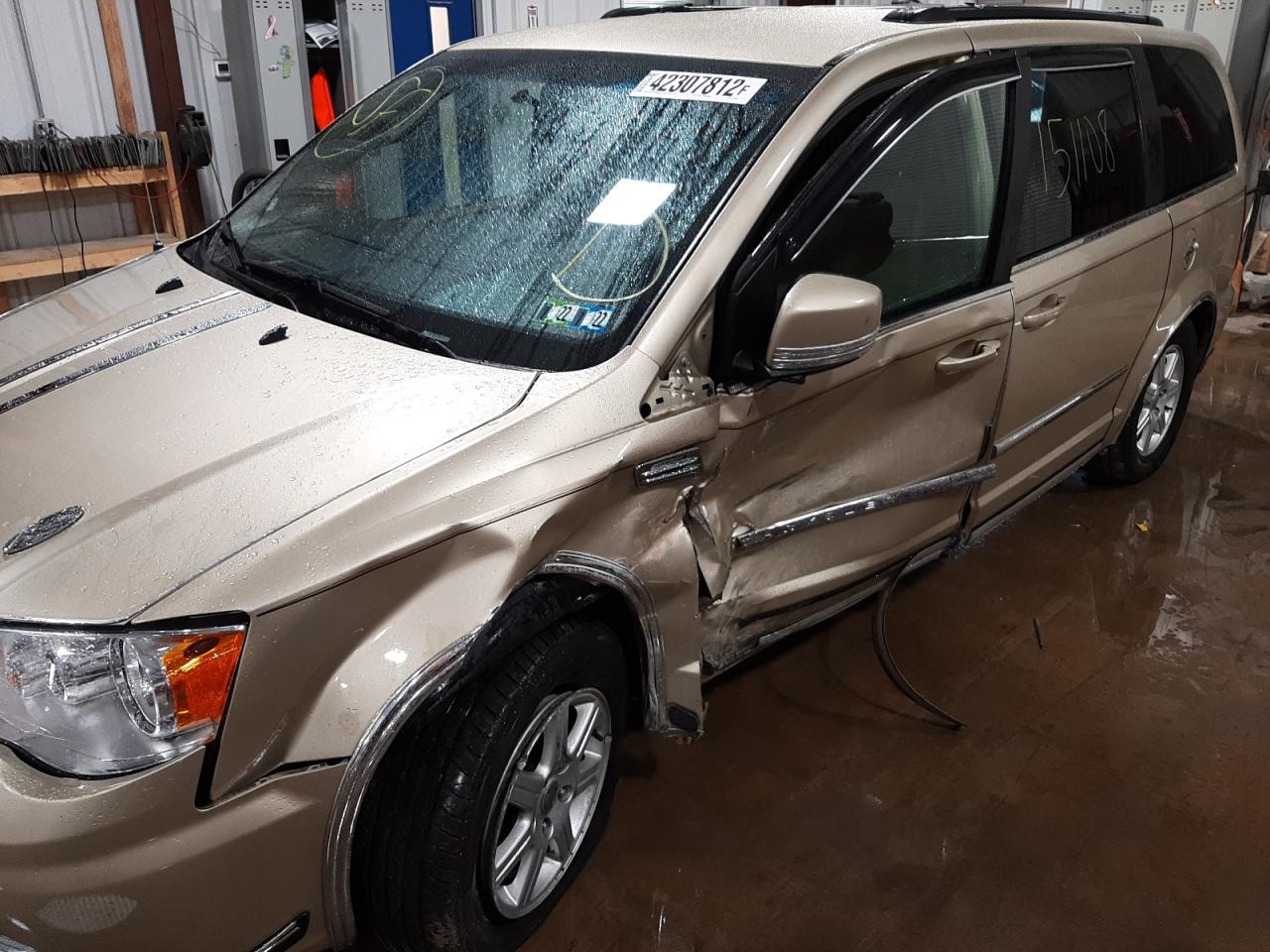 Photo 9 from auction – 2011 CHRYSLER TOWN & COU with VIN 2A4RR5DG6BR621649
