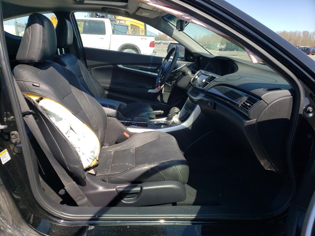 Photo 5 from auction – 2015 HONDA ACCORD EXL with VIN 1HGCT1B82FA012880