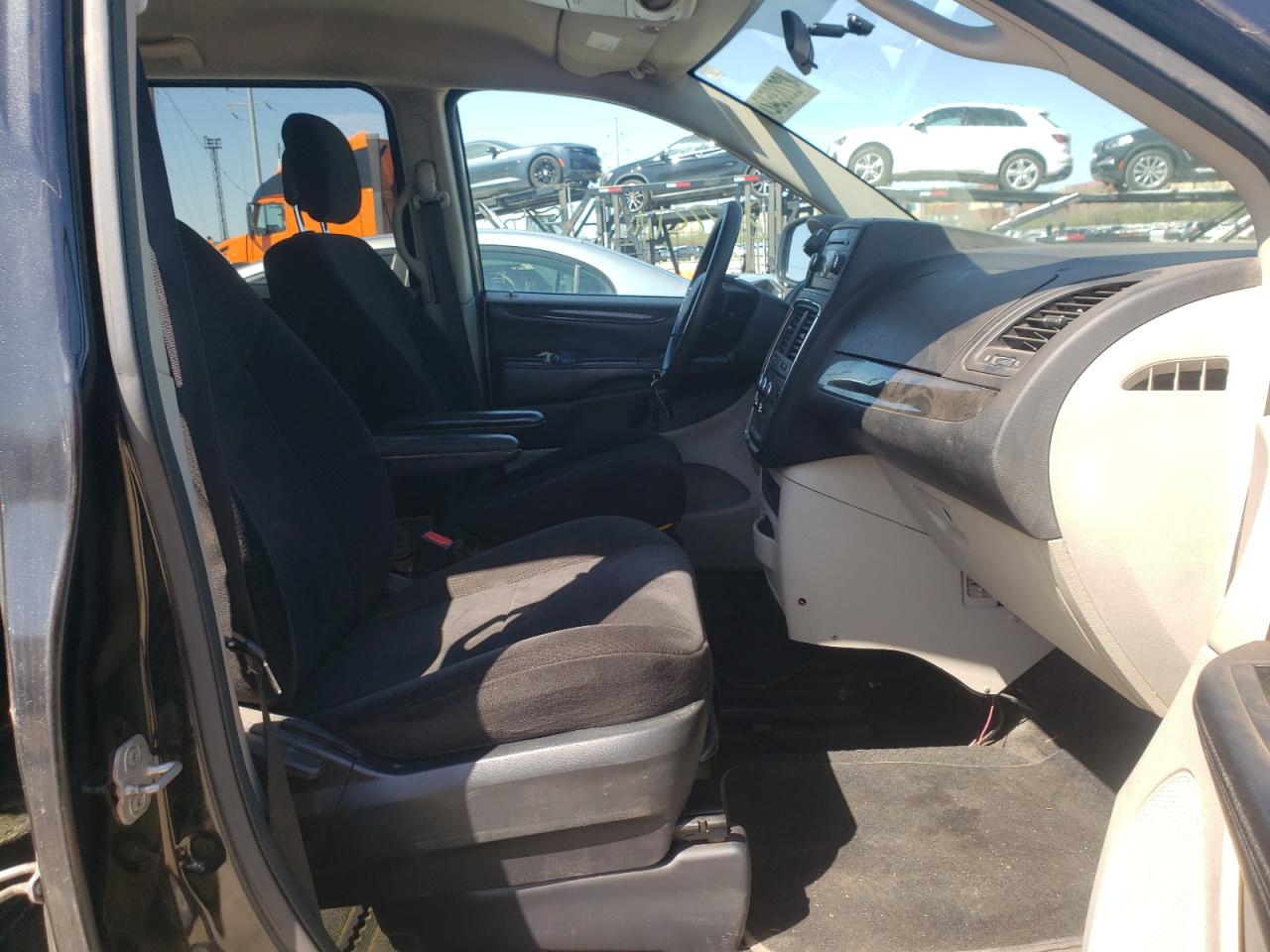 Photo 5 from auction – 2013 DODGE GRAND CARA with VIN 2C4RDGCG9DR637560