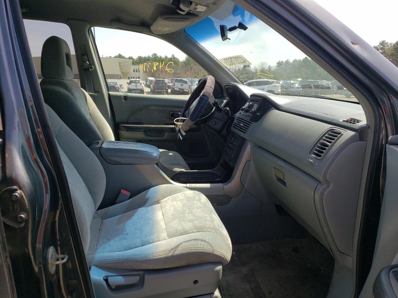 Photo 5 from auction – 2005 HONDA PILOT EX with VIN 2HKYF18405H510292