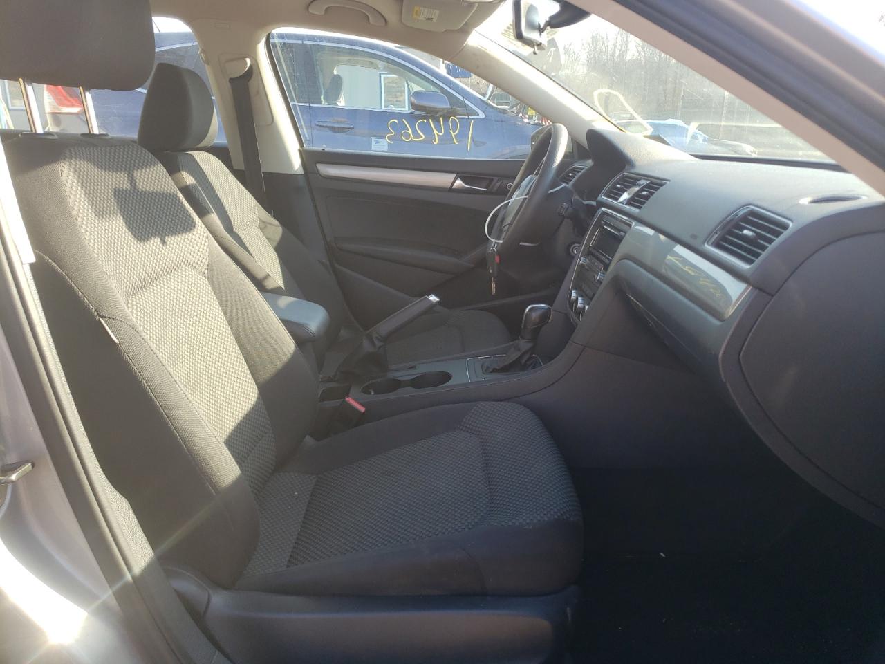 Photo 5 from auction – 2012 VOLKSWAGEN PASSAT S with VIN 1VWAP7A37CC092063