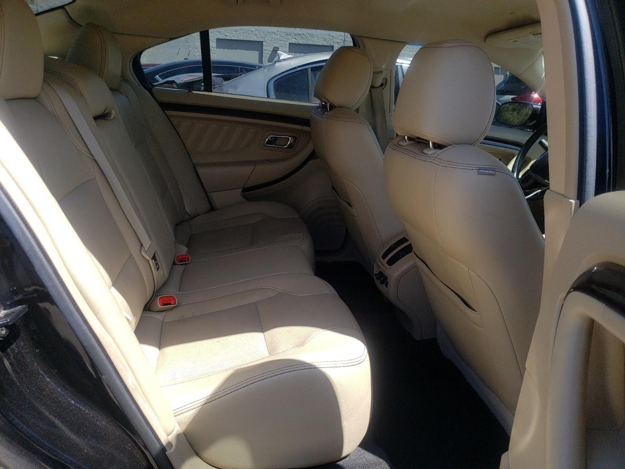 Photo 6 from auction – 2017 FORD TAURUS LIM with VIN 1FAHP2F82HG126974