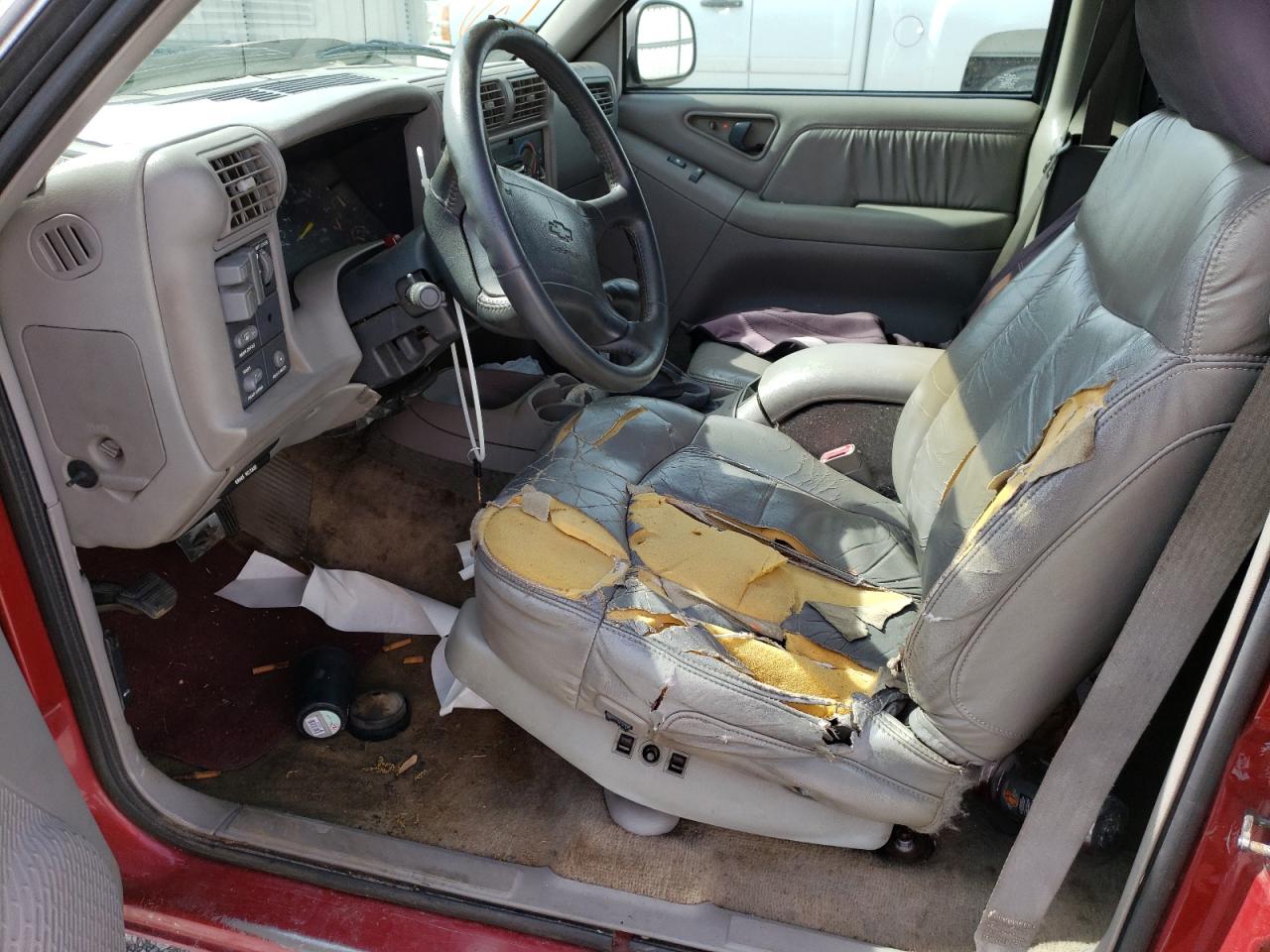 Photo 5 from auction – 1997 CHEVROLET BLAZER with VIN 1GNDT13W1V2112856