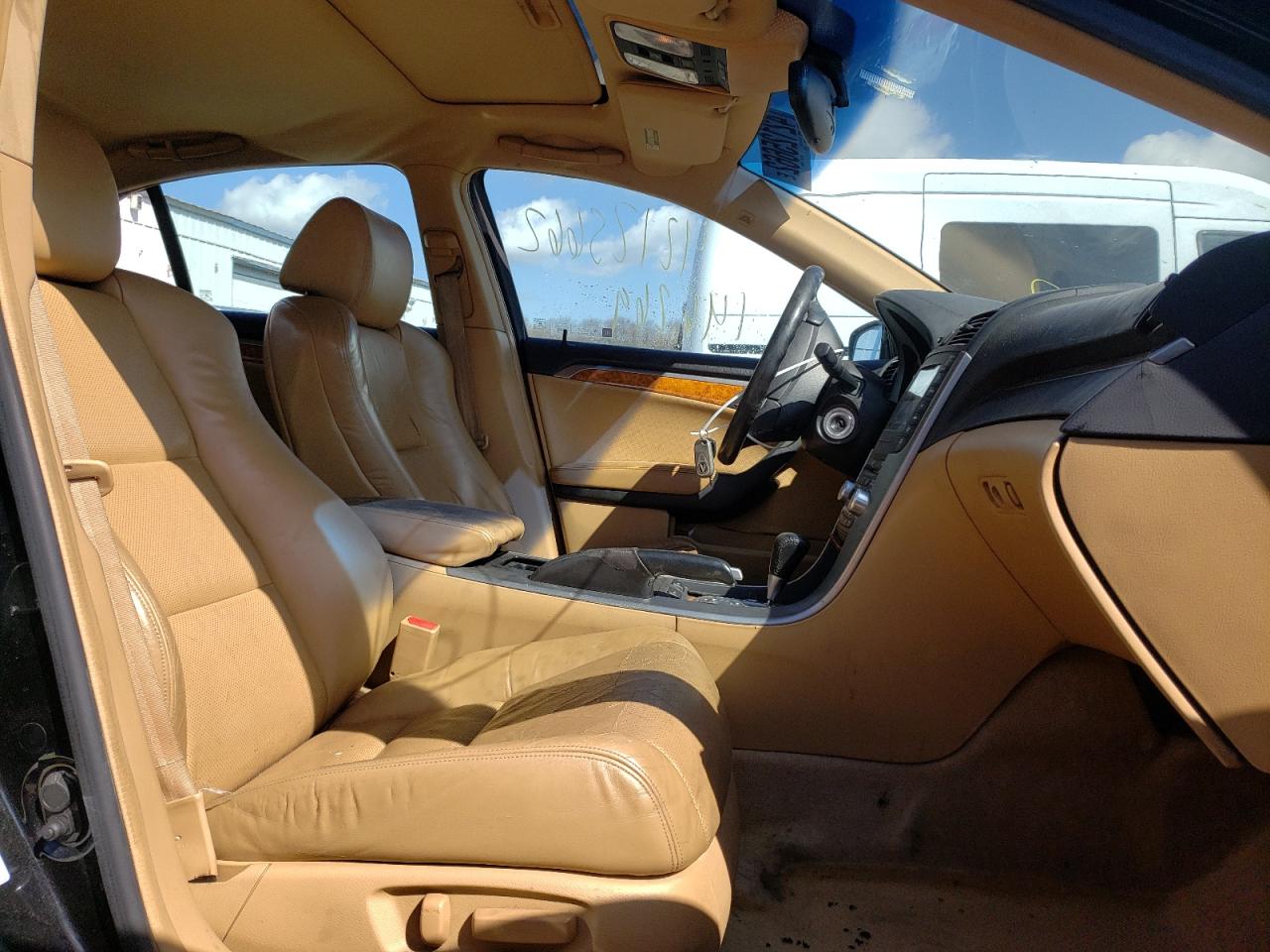 Photo 5 from auction – 2005 ACURA TL with VIN 19UUA66255A030317