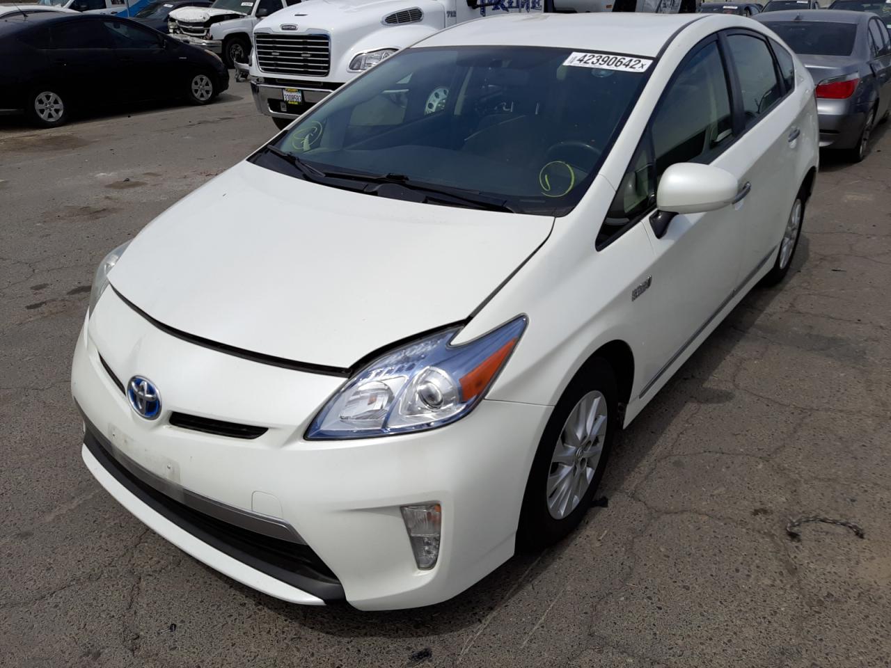 Photo 2 from auction – 2013 TOYOTA PRIUS PLUG with VIN JTDKN3DP7D3040793