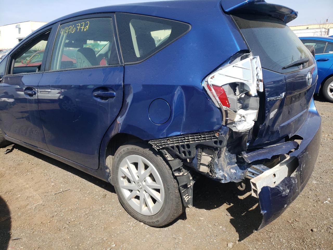 Photo 9 from auction – 2014 TOYOTA PRIUS V with VIN JTDZN3EU2E3316088