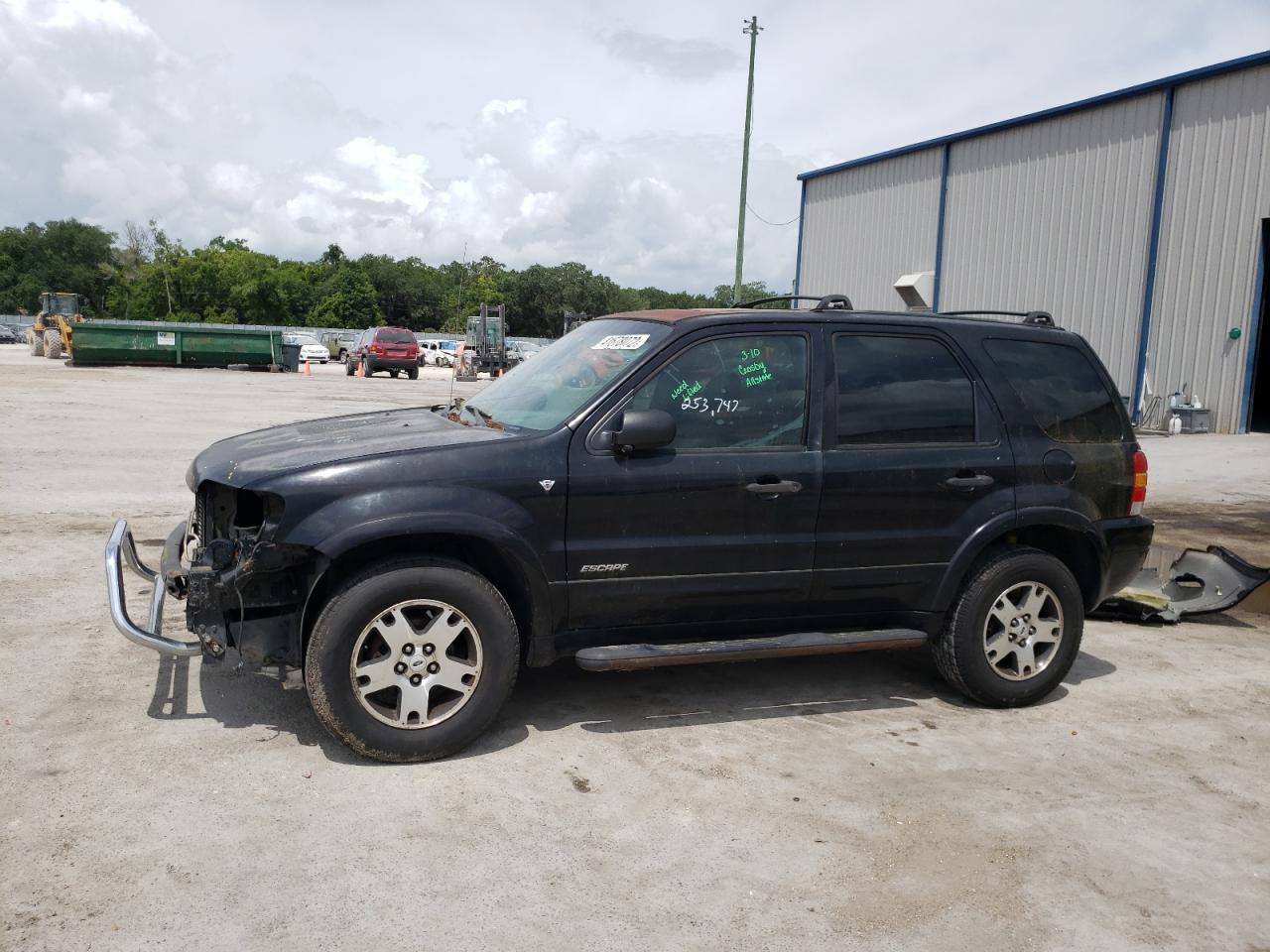 Photo 10 from auction – 2002 FORD ESCAPE XLT with VIN 1FMCU03142KE08882