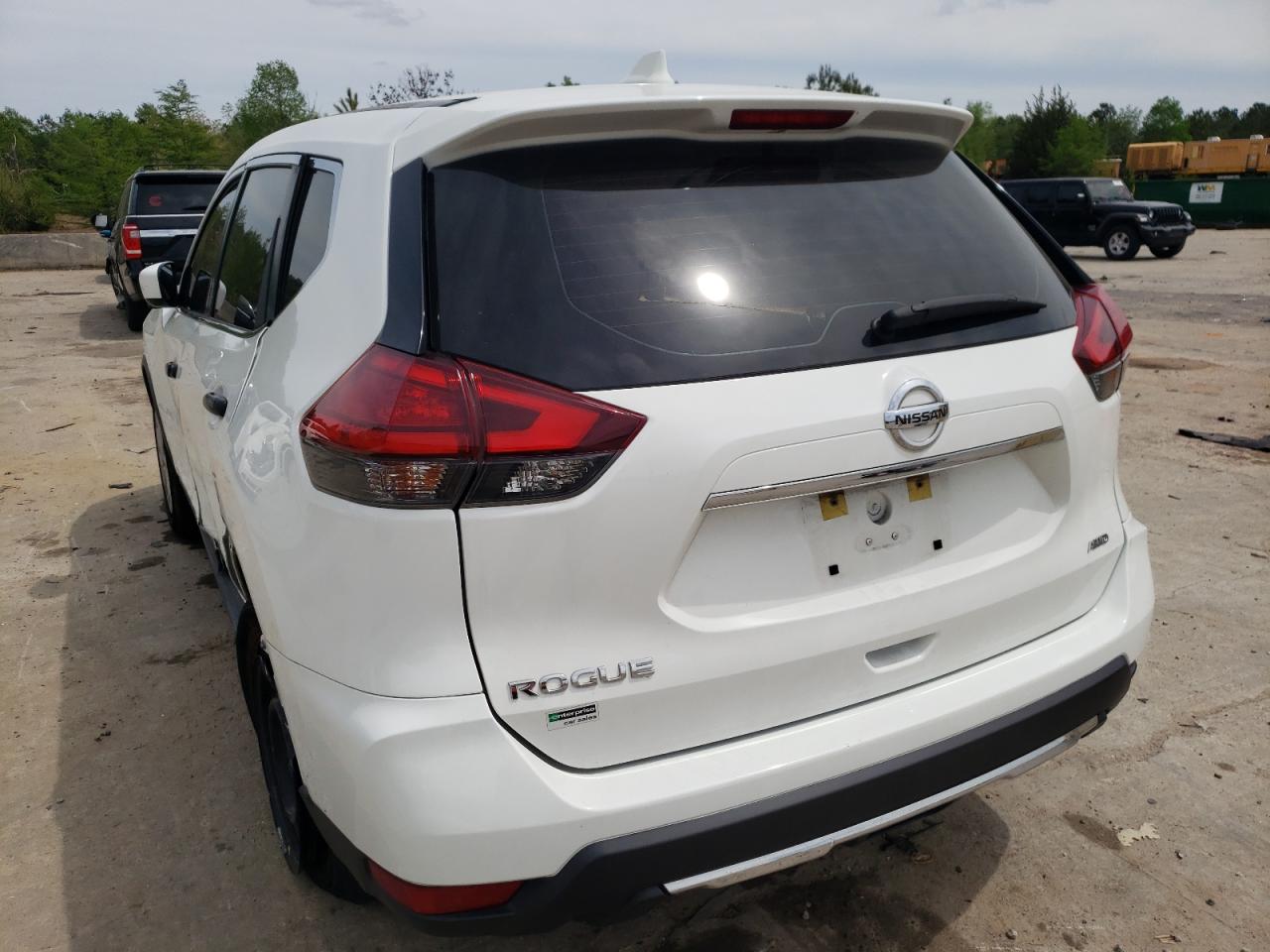 Photo 3 from auction – 2017 NISSAN ROGUE S with VIN KNMAT2MV2HP597460