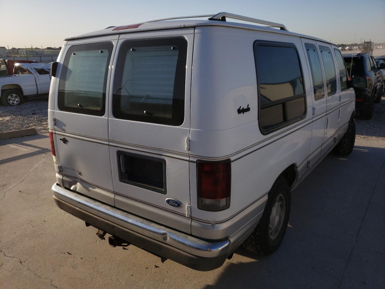 Photo 4 from auction – 1995 FORD ECONOLINE with VIN 1FDEE14H1SHC07851