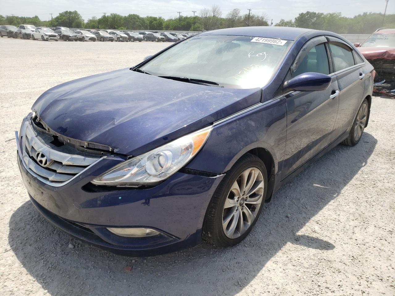 Photo 2 from auction – 2012 HYUNDAI SONATA SE with VIN 5NPEC4AC4CH383171