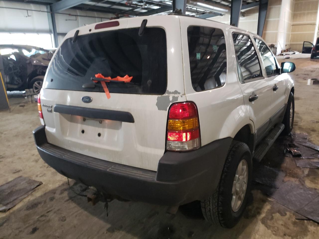 Photo 4 from auction – 2003 FORD ESCAPE XLT with VIN 1FMYU93123KC98491