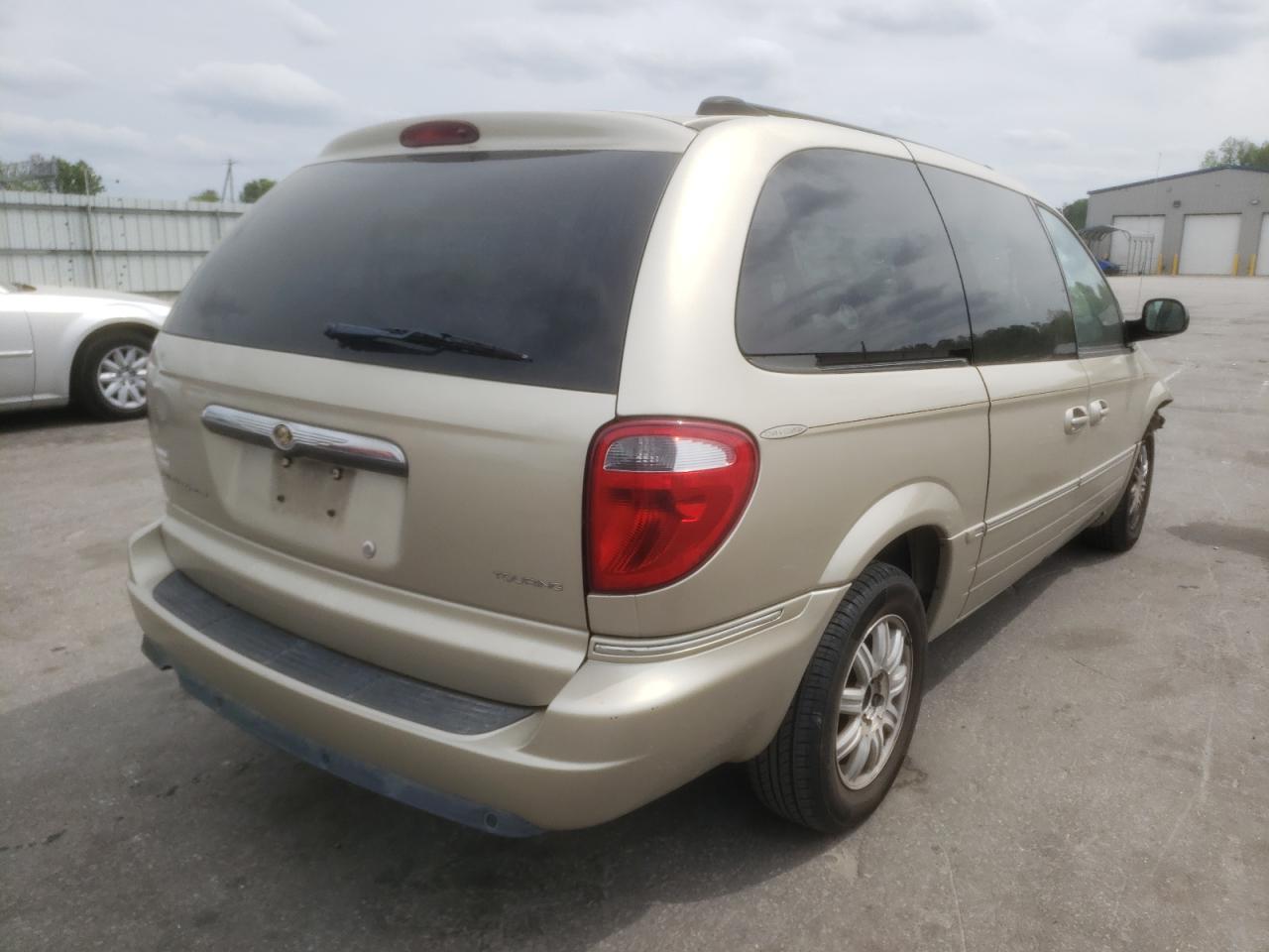 Photo 4 from auction – 2005 CHRYSLER TOWN & COU with VIN 2C4GP54L45R511512