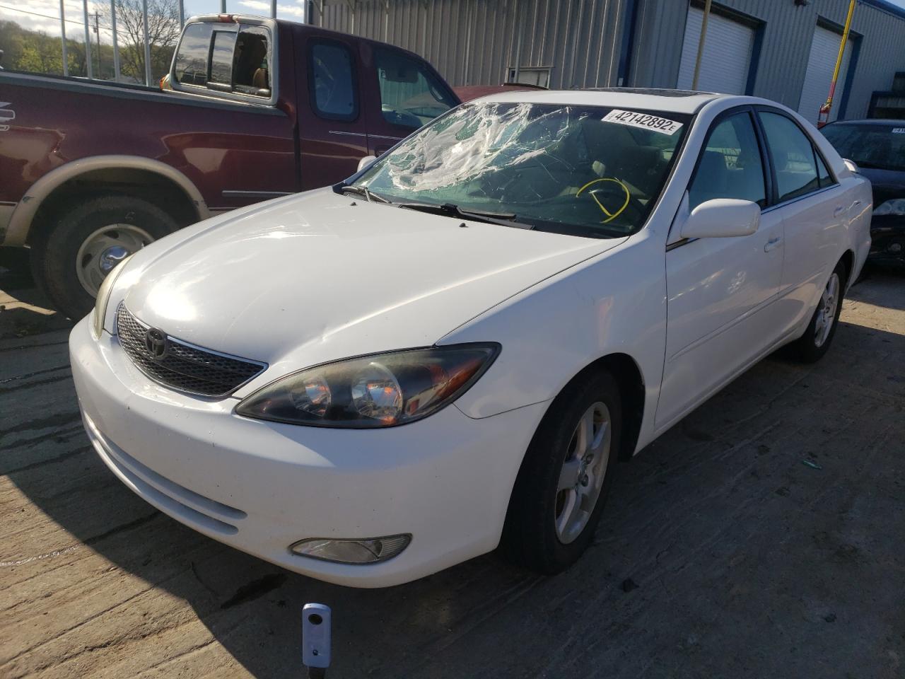 Photo 2 from auction – 2003 TOYOTA CAMRY LE with VIN 4T1BF32KX3U057161