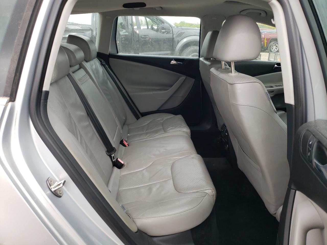 Photo 6 from auction – 2007 VOLKSWAGEN PASSAT with VIN WVWTK93CX7E082981